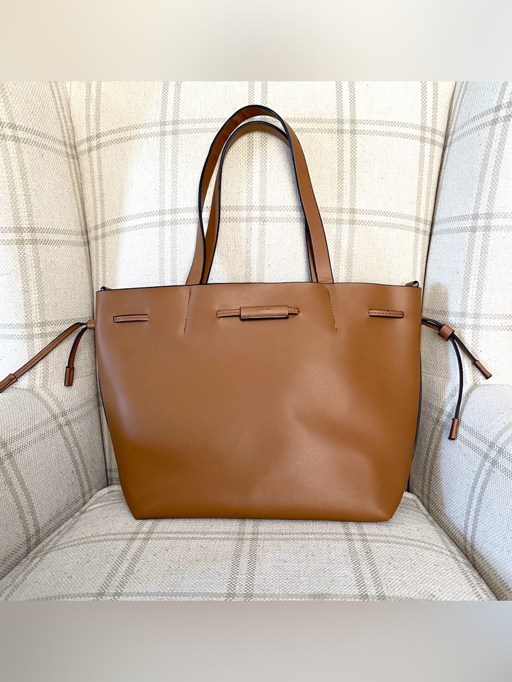 Parfois Classic Tan Faux Leather Structured Tote Bag – Minimalist Travel